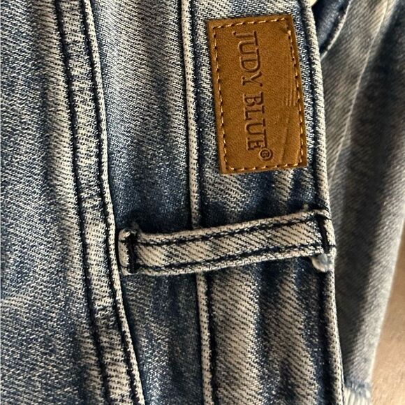 Judy Blue Light Wash Distressed Raw Hem Jean Shorts Size Large JB150018 - Picture 7 of 10